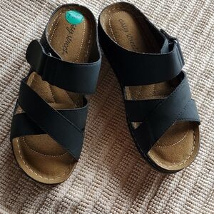 EASY STREET Black Women's Slip-on Comfort Sandals